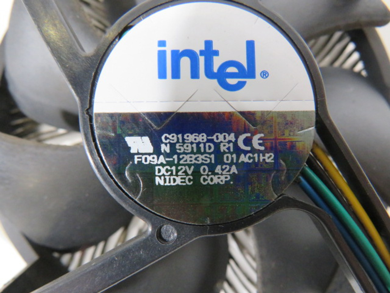 Intel C91968-004 CPU Heat Sink BROKEN MOUNTING CLIPS USED