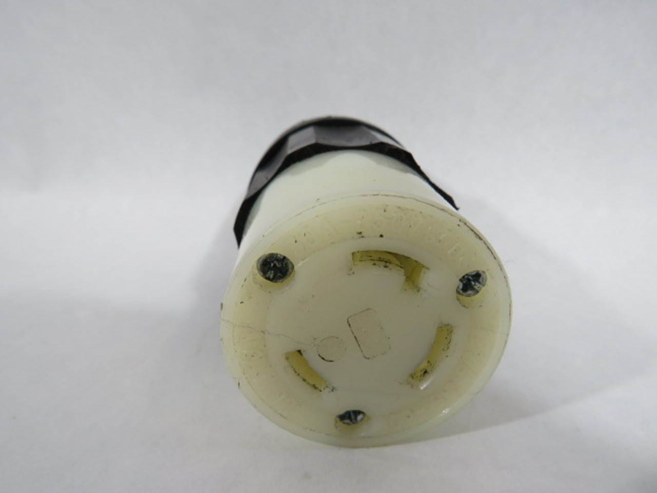 Leviton 2623 L6-30R Grounding Connector 30A 250V 3W 2P USED