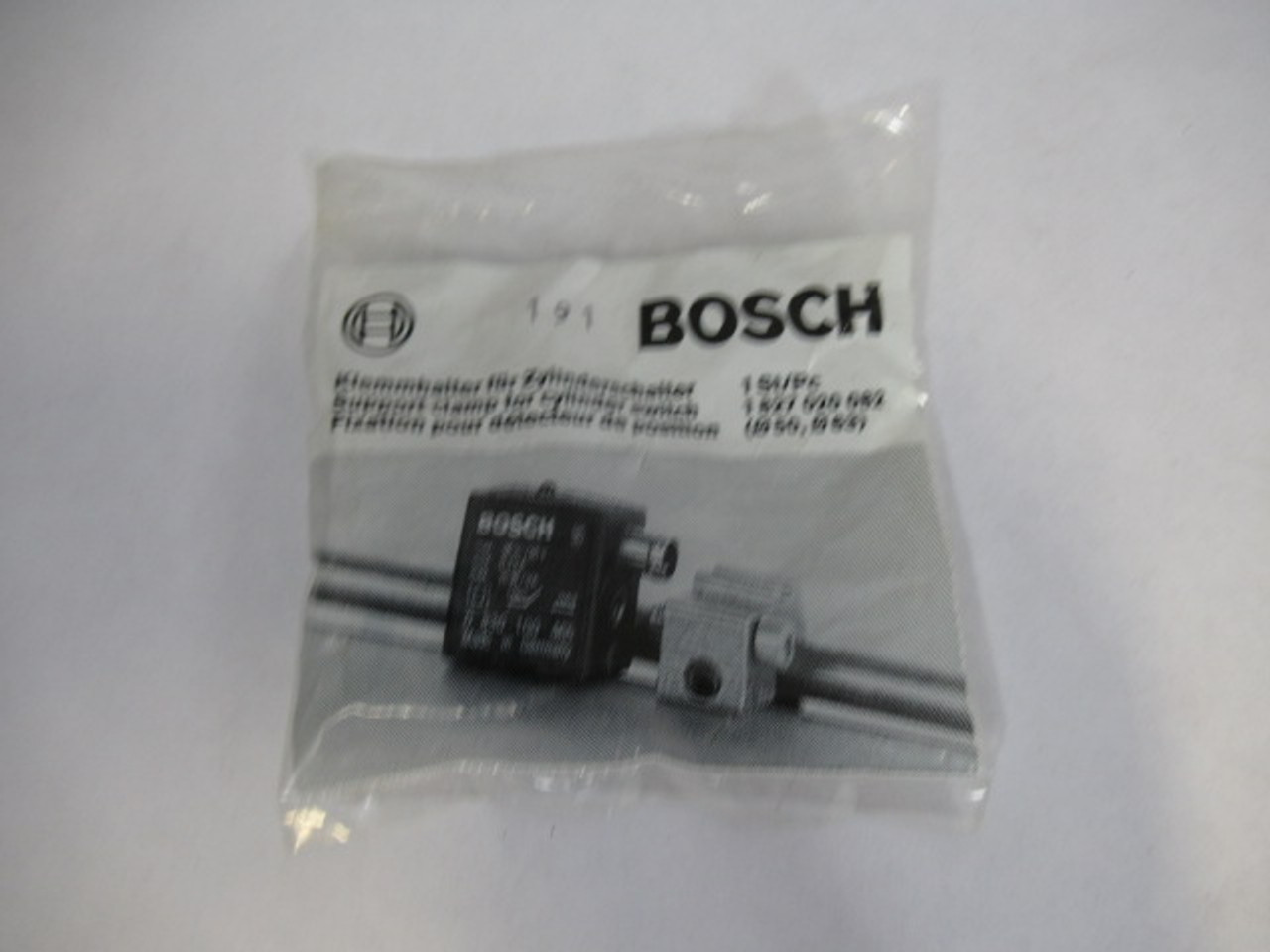Bosch 1-827-020-082 Support Clamp For Cylinder Switch ! NWB !