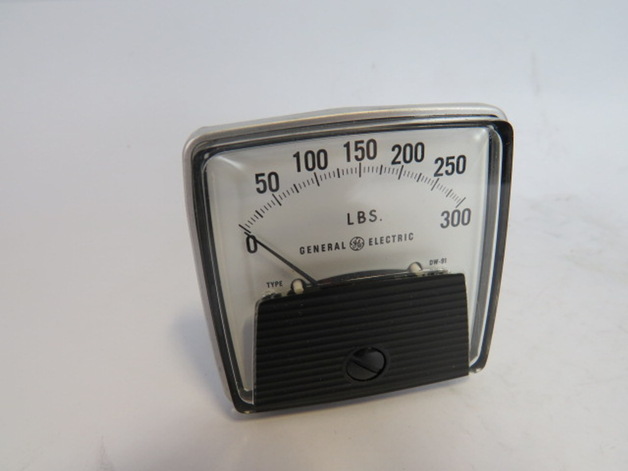 General Electric Model 152 Panel Meter 0-300LBS 10VDC ! NEW !