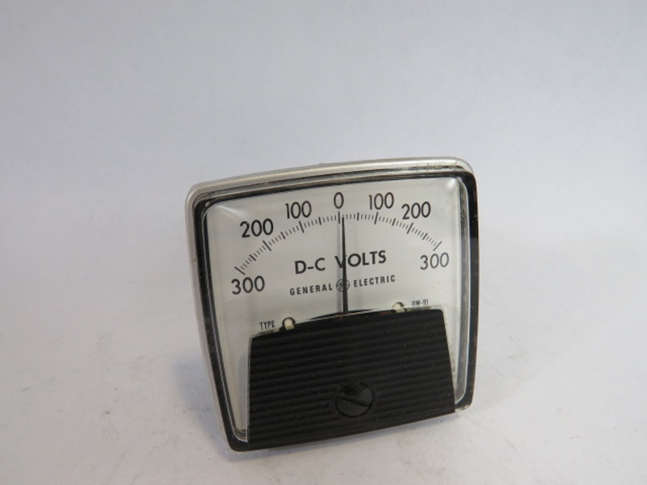 General Electric Model 152 Panel Meter 300-0-300 DC Volts ES.300DCV ! NEW !