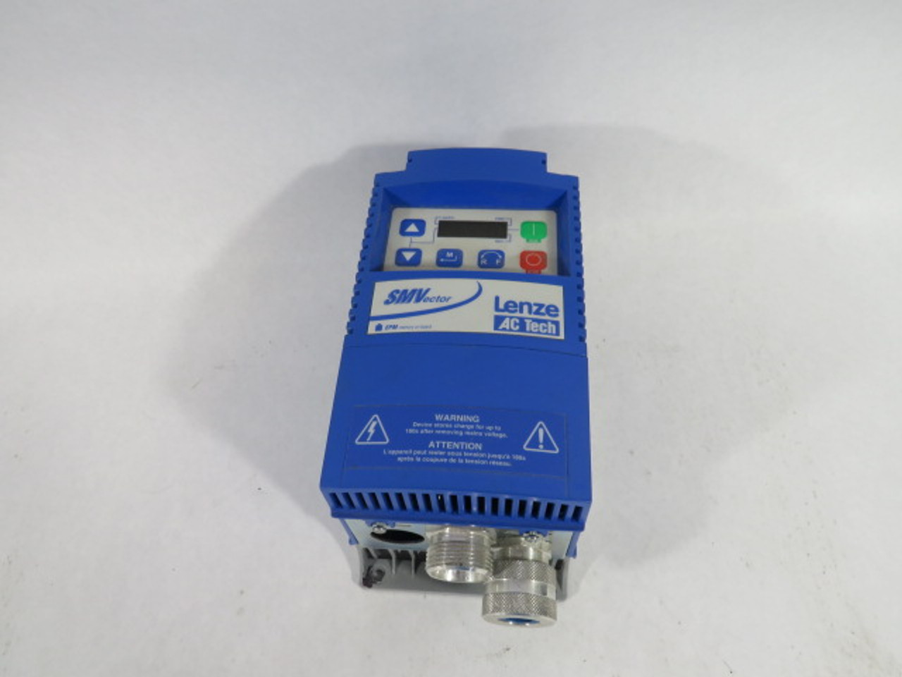 Lenze ESV371N04TXB Variable Frequency Drive 3Ph 400/480V 1.7/1.5A ! NOP !