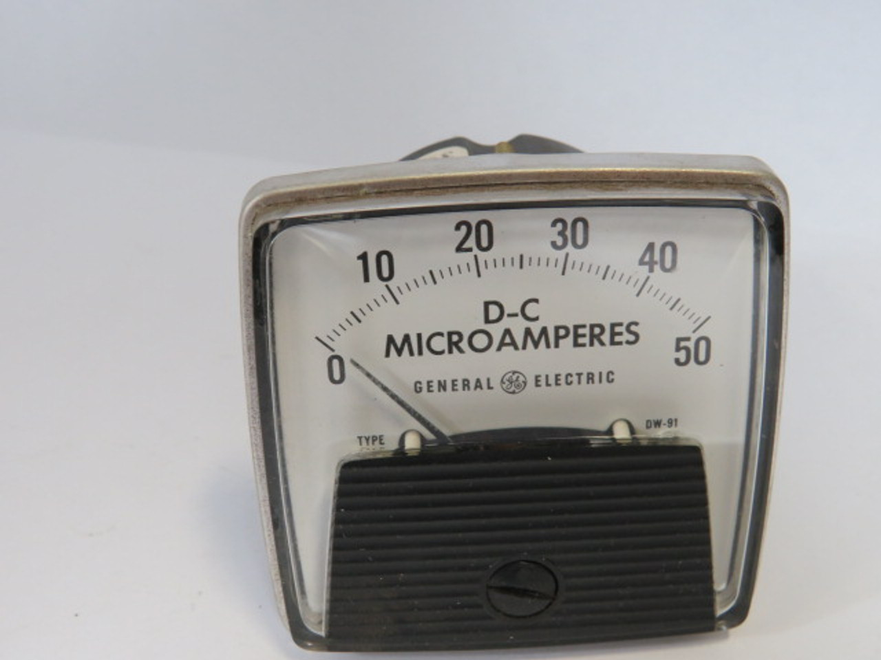 General Electric 50-15211CYCY2 Model 152 Panel Meter 0-50DC Microamperes USED