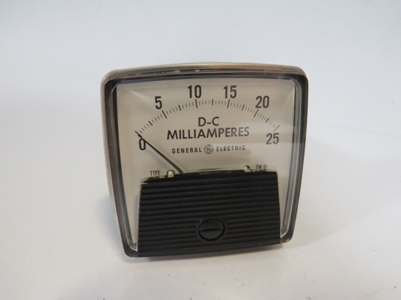 General Electric 50-15219ECZZ6 Model 152 Panel Meter 0-25DC Milliamperes ! NOP !