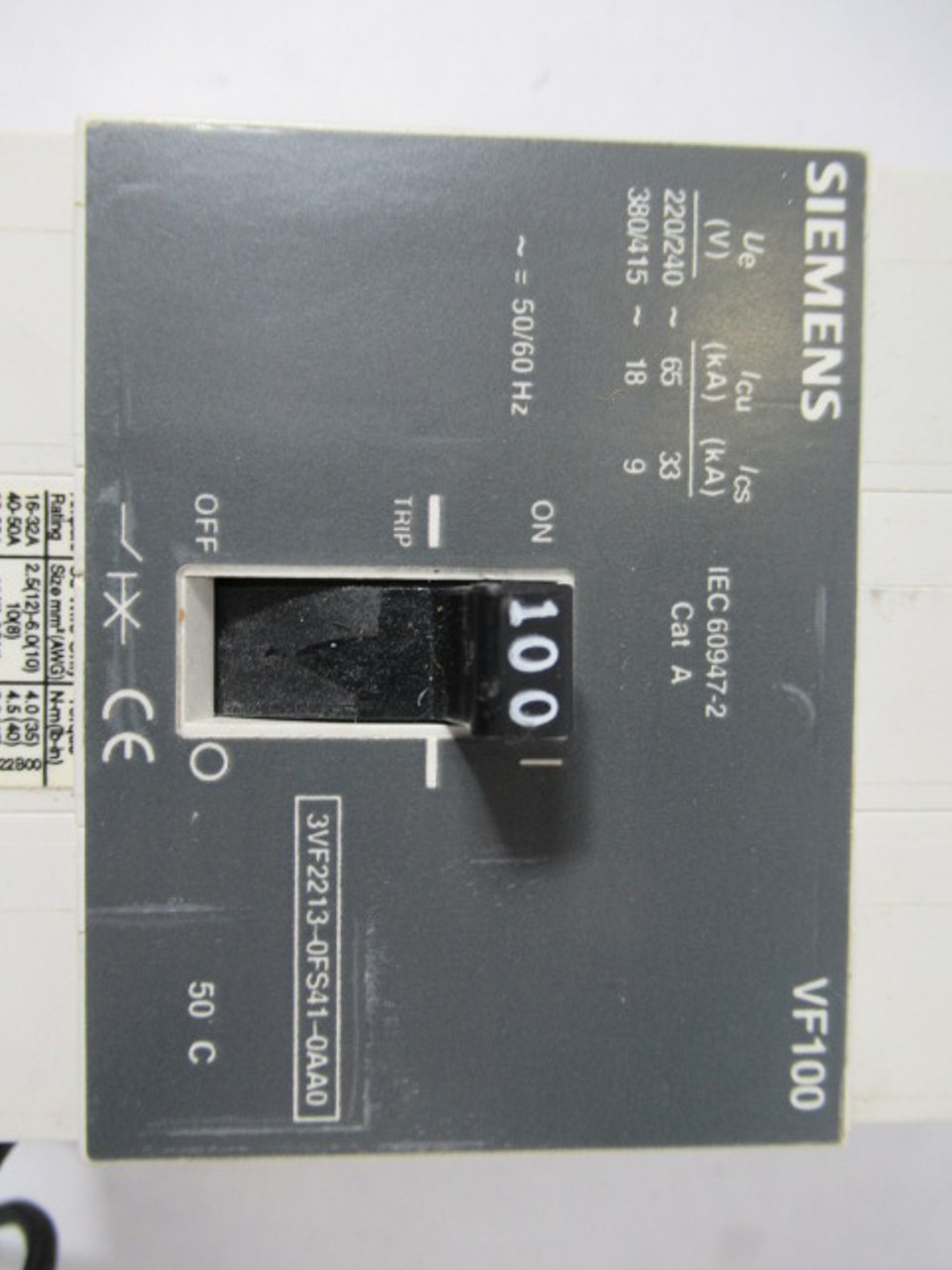 Siemens 3VF2213-0FS41-0AA0 Circuit Breaker W/ Handle 100A 200-415V 3 P USED