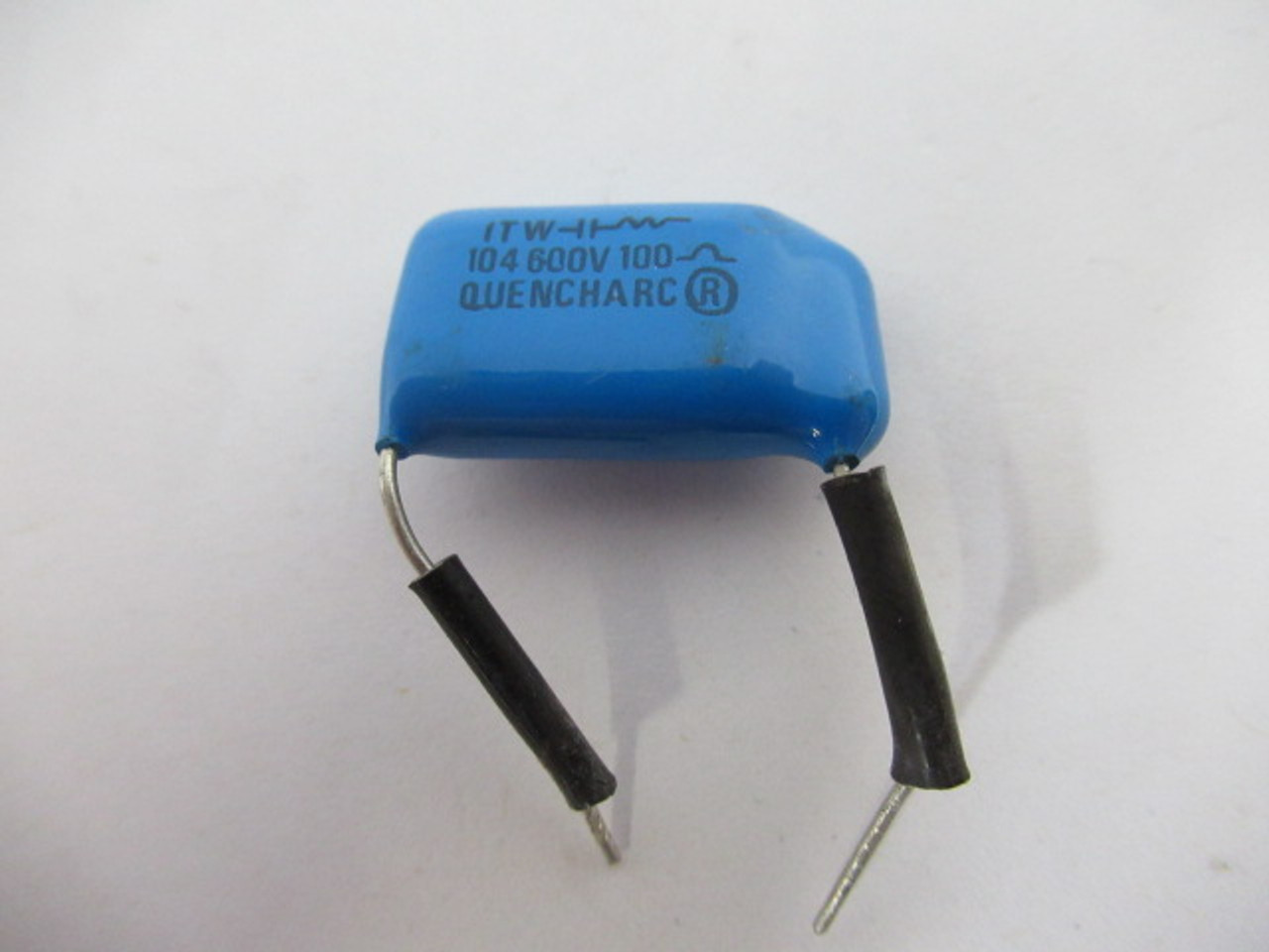ITW 104M06QC100 Quencharc Arc Capacitor 10A 600VDC 250VAC 100Ohms 500mV USED