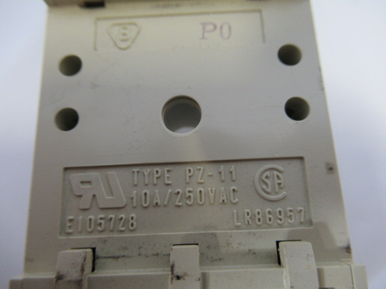 Relpol PZ-11 Beige Relay Socket W/Clip 10A@250VAC 11-Pin USED