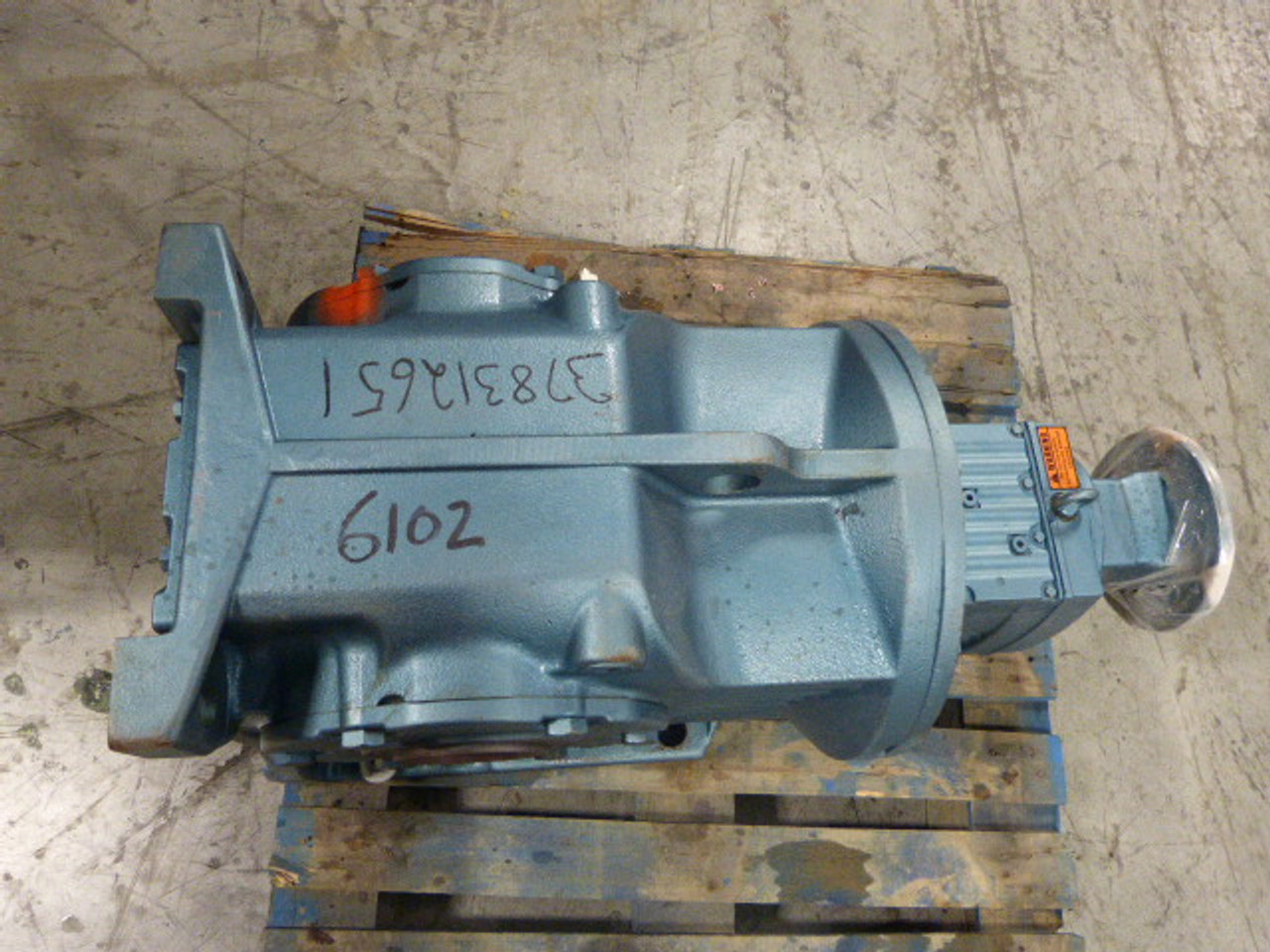 Sew-Eurodrive KA127R77AM182-KS Gear Reducer 704.00 Ratio 68400 Torque ! NOP !