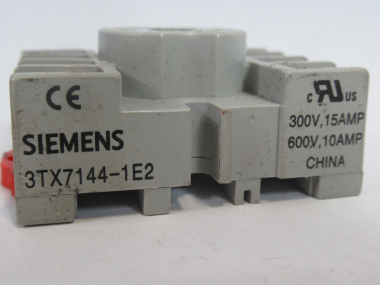 Siemens 3TX7144-1E2 Relay Socket 15A@300V 10A@600V 8-PIN USED