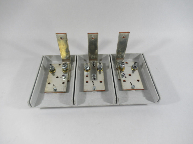 Eaton 54A1300G01 Ampguard 400A Isolation Switch Fixed Position USED