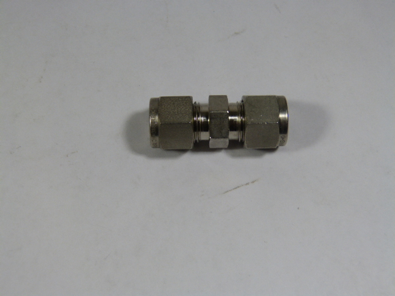 Swagelok SS-600-6 Tube Fitting 3/8 Inch Tube OD ! NOP !