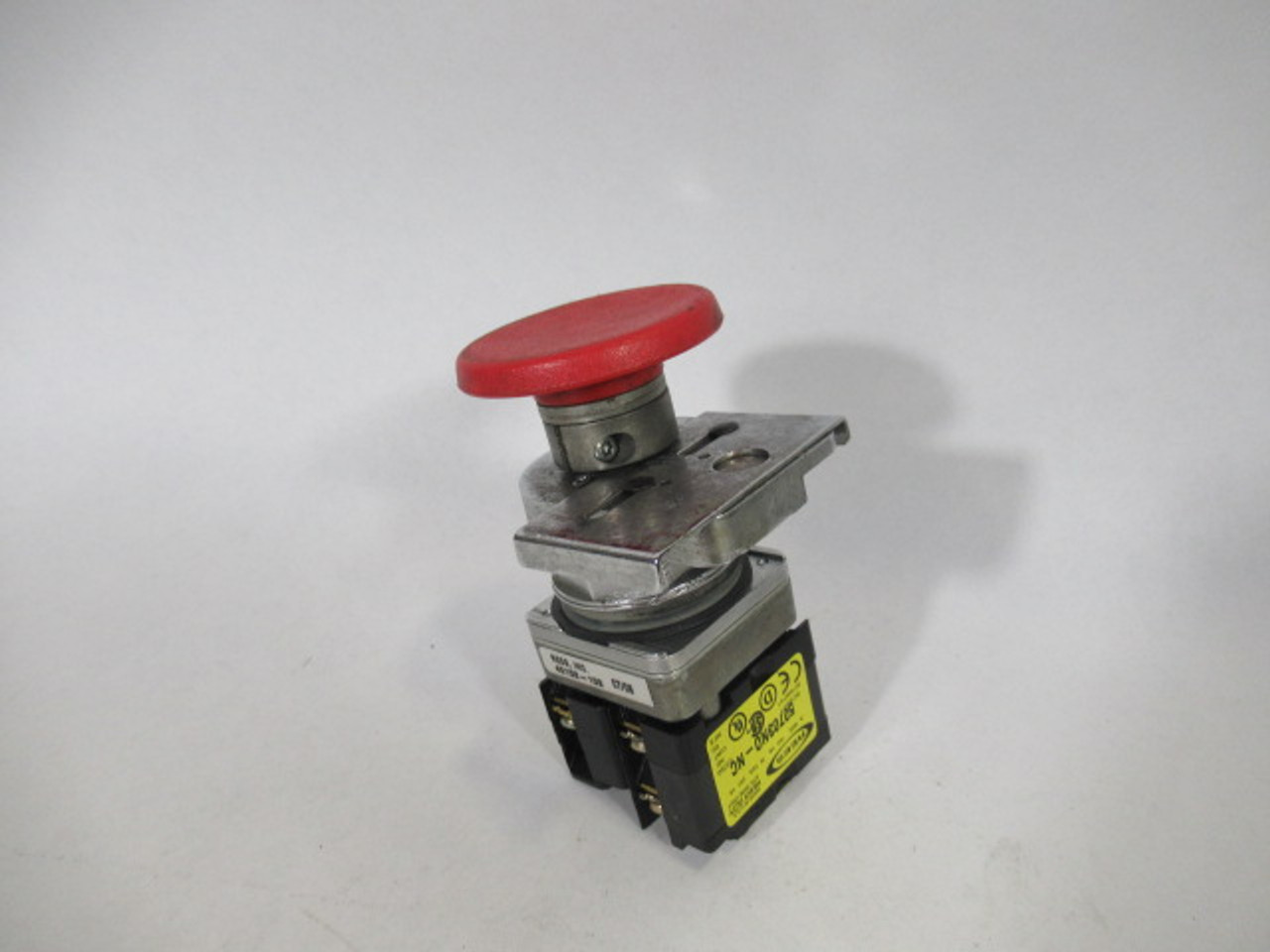 Rees 40102-102 30.5 Red Flat Emergency Push Button w/Sliding Padlock USED