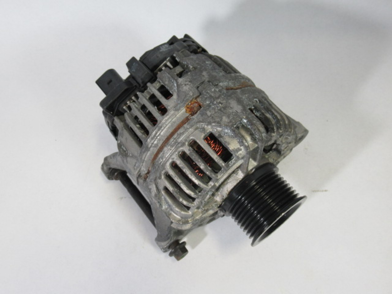Bosch 0124325052 C/W Alternator 50-90A 14V IRIF *Some Rust & Corrosion* USED