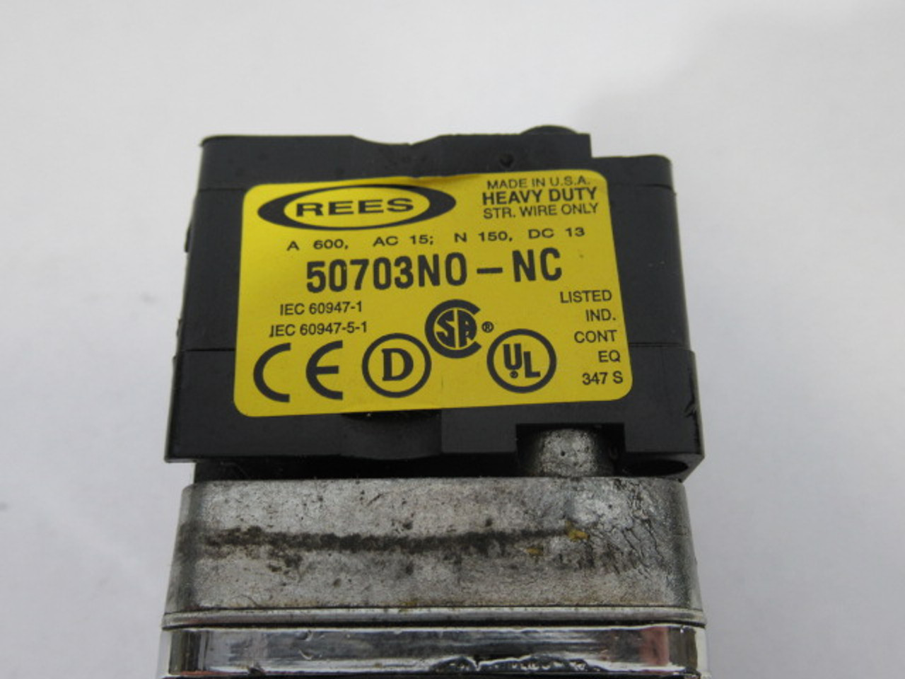 Rees 40102-202 2" Flat Red Emergency Stop Button w/Sliding Padlock USED