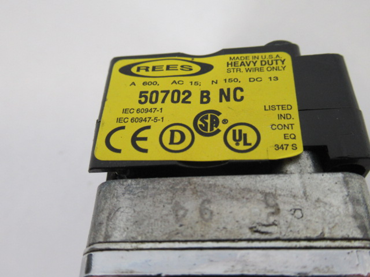 Rees 40102-202 2" Flat Red Emergency Stop Button w/Sliding Padlock USED