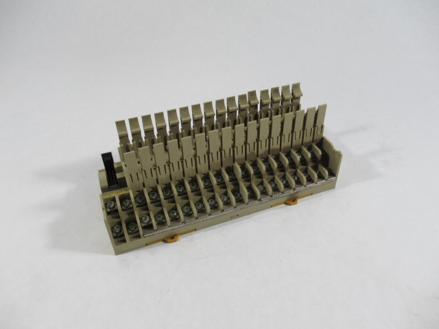 Omron G7TC-OC16-DC24 I/O Relay Module 24VDC No Door USED