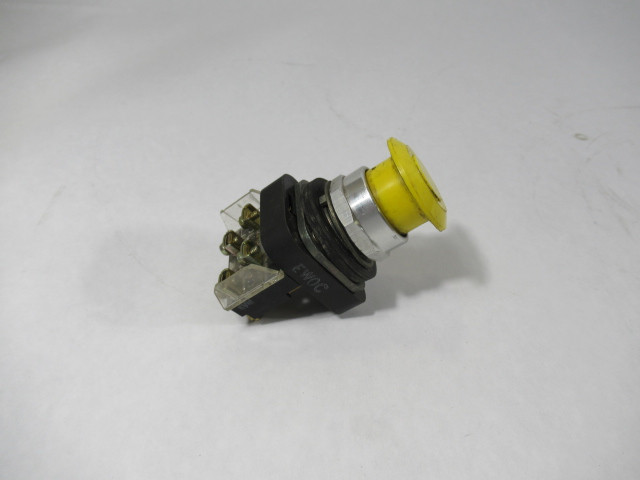 Allen-Bradley 800T-FX9A Yellow Mushroom Head Push/Pull Ser T Push Button USED