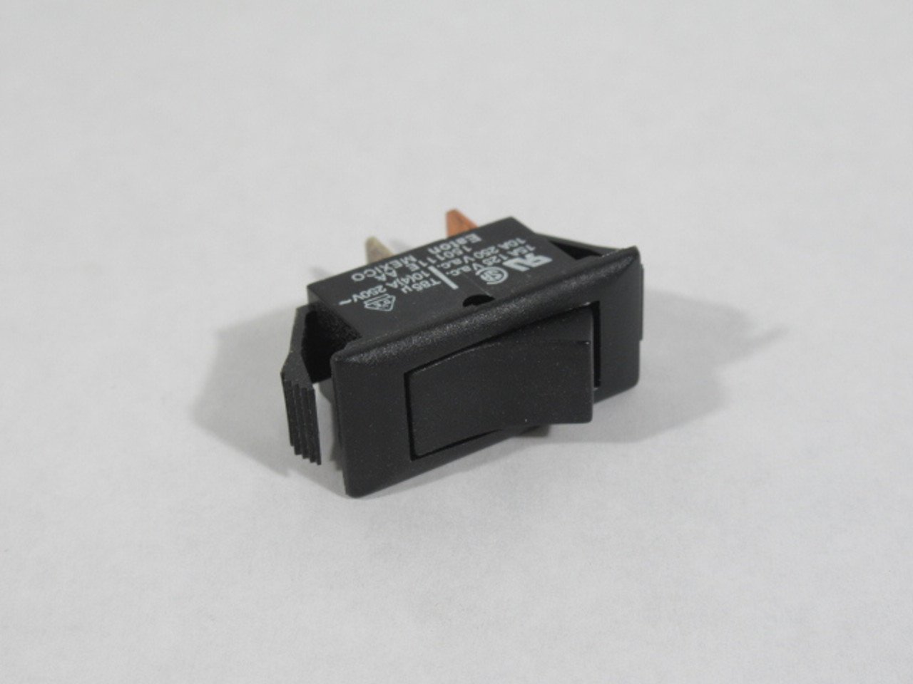 Eaton 150111E Rocker Switch 15A 125Vac 10A 250Vac ! NOP !