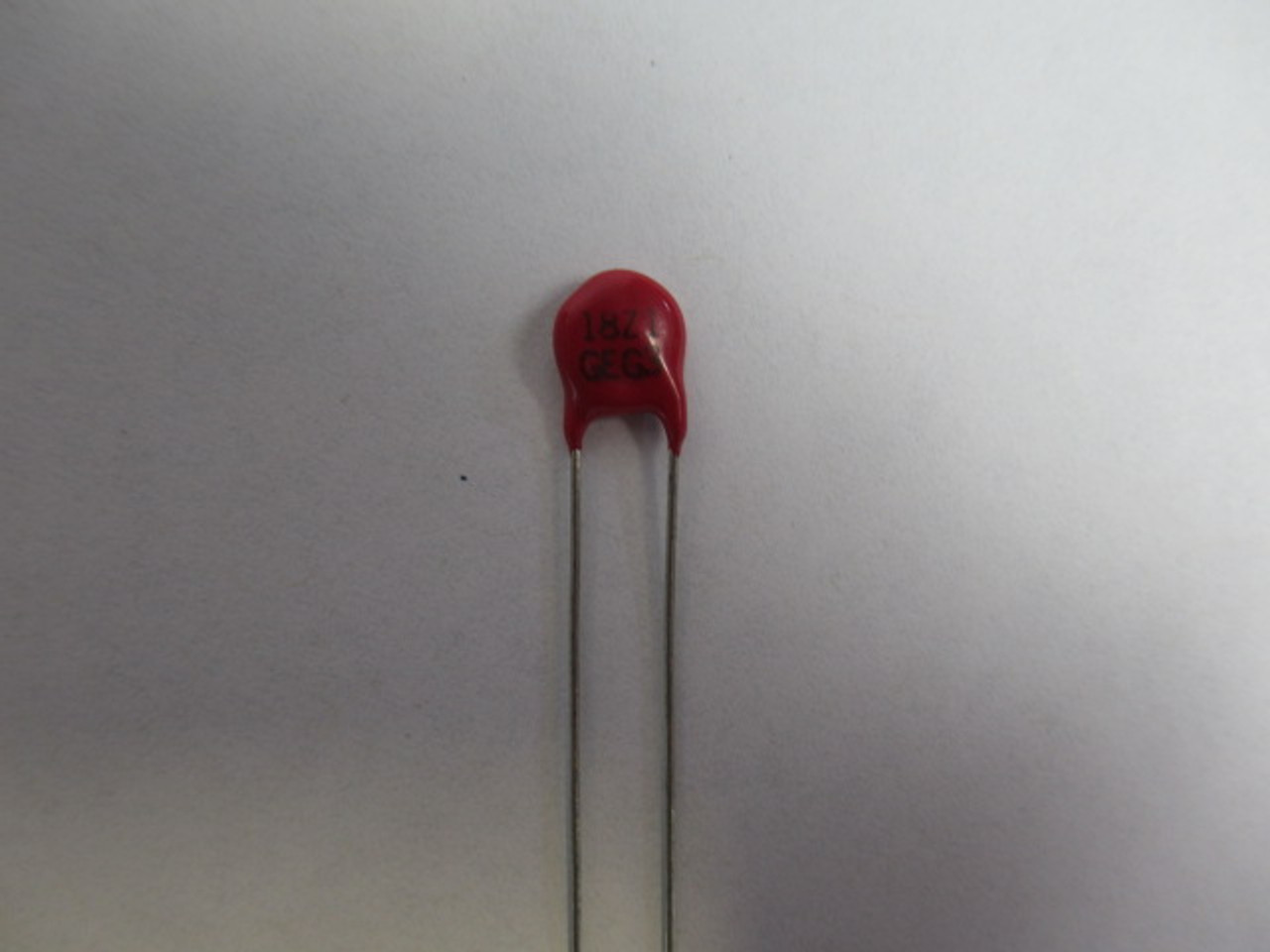 Littelfuse V18ZA1 Metal Oxide Varistor 250A 21.6V 0.80J Lot of 4 ! NOP !