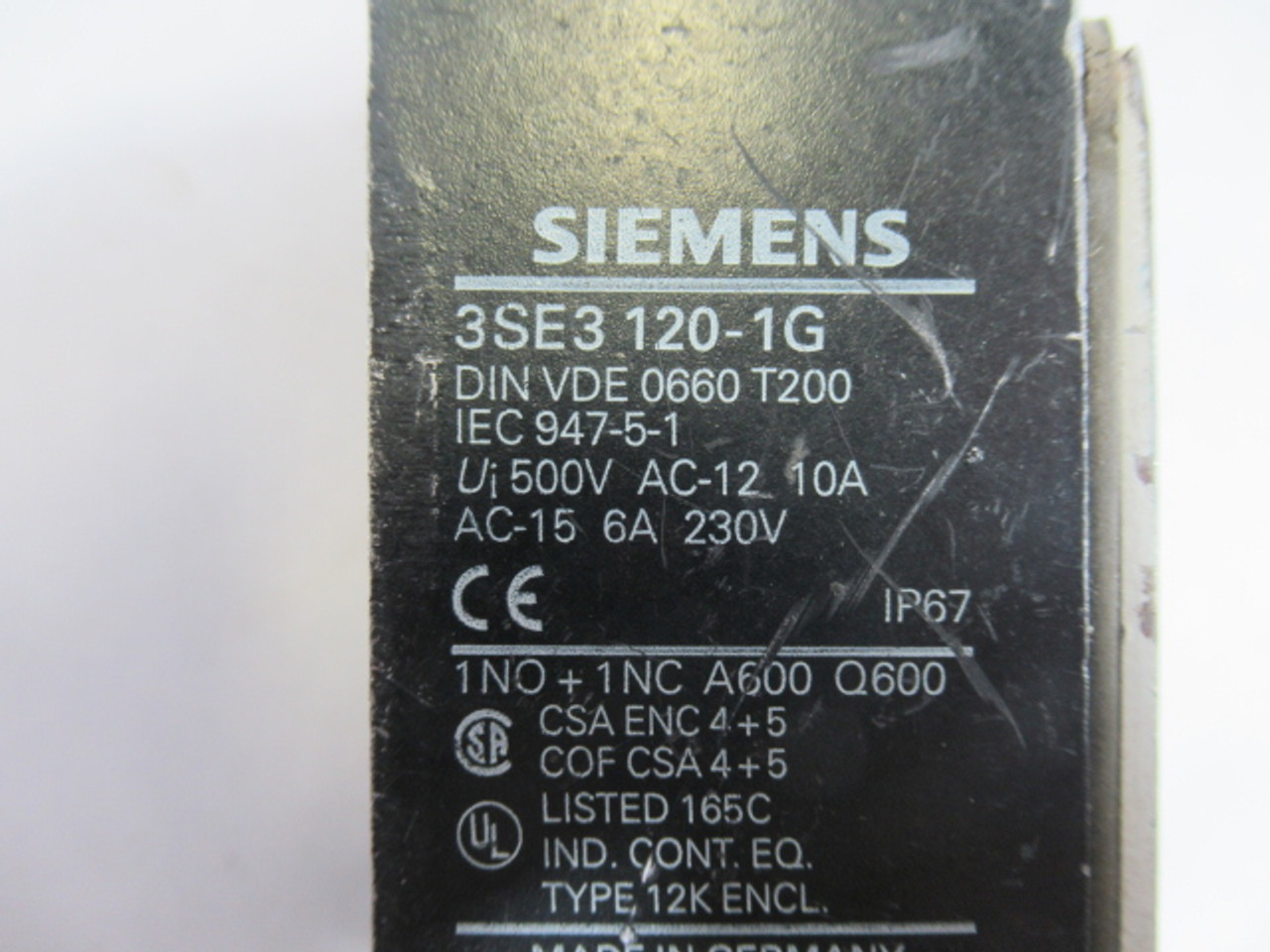 Siemens 3SE3-120-1G Limit Switch 500V 1NO 1NC USED