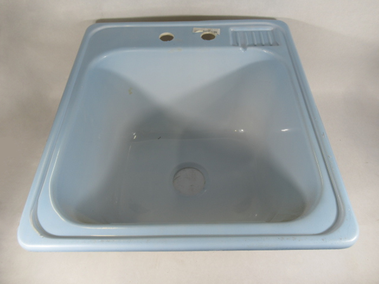 Lyons Industries Inc LT01D Blue Laundry Tub With Drain 20x22x10 ! NEW !