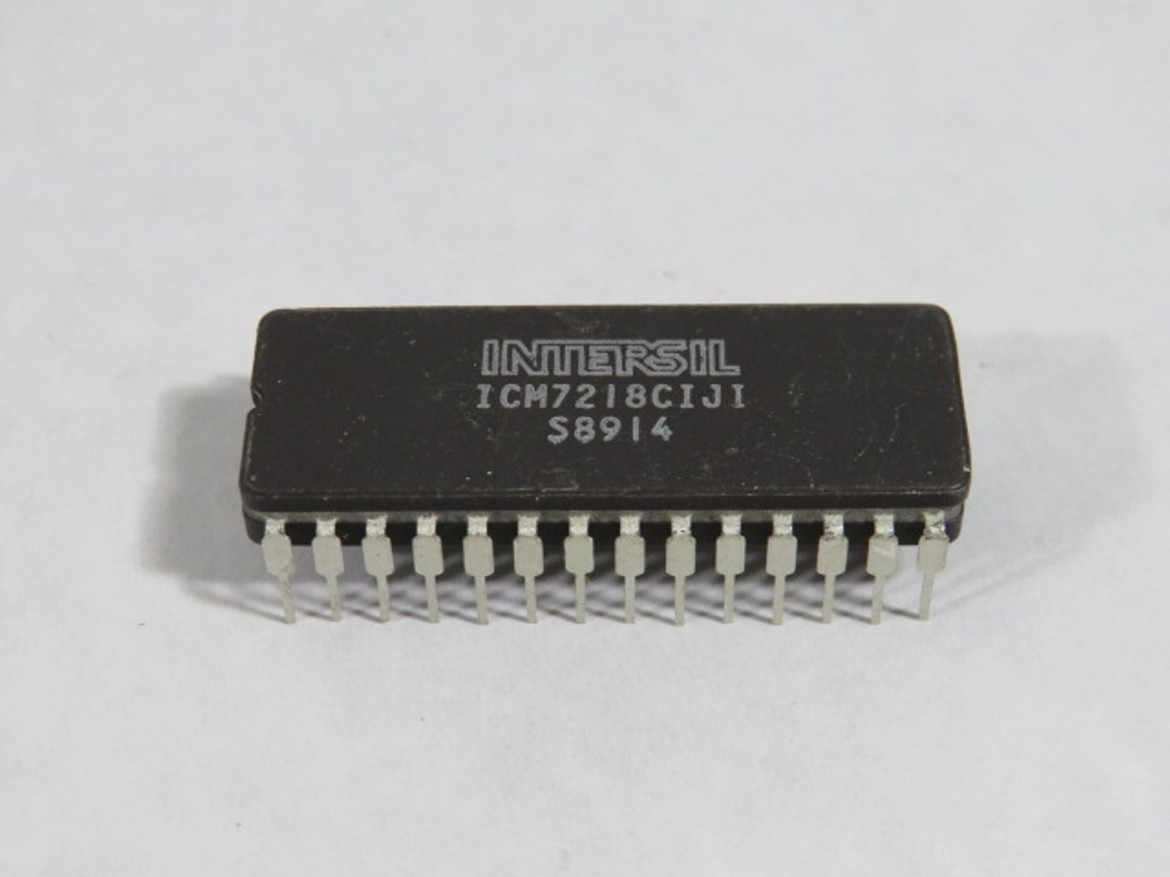 Intersil IICM7218CIJI IC Chip LED Display 4-6V 28 Pin ! NOP !