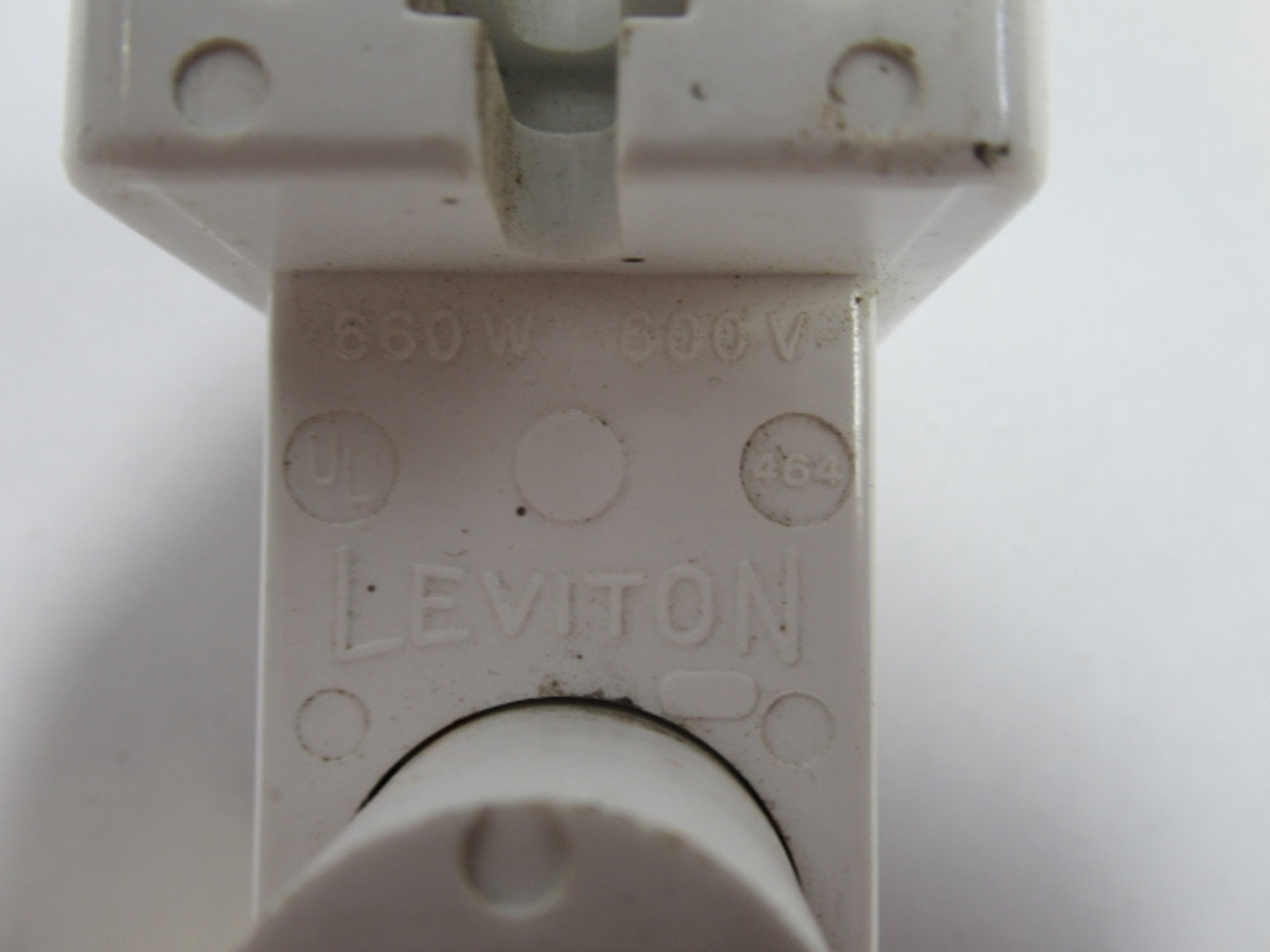 Leviton 464 Fluorescent Lamp Holder Socket Plunger 660W 600V Lot of 2 USED