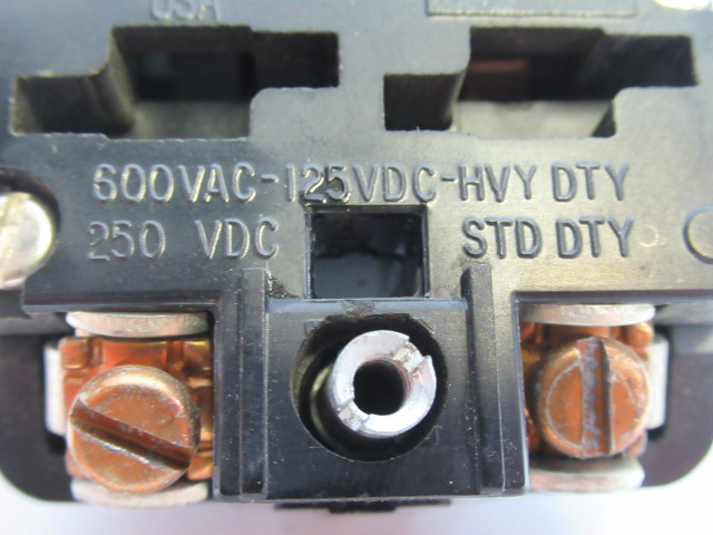 Micro Switch PTCB Contact Block 250VDC STD Duty 600VAC 125VDC HVY Duty USED