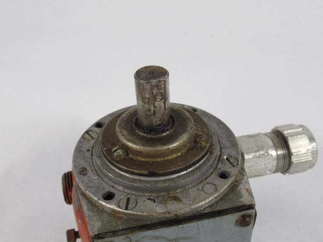 Allen-Bradley 808-C4 Speed Switch 50-200RPM Range Ser E Type 4,5 USED