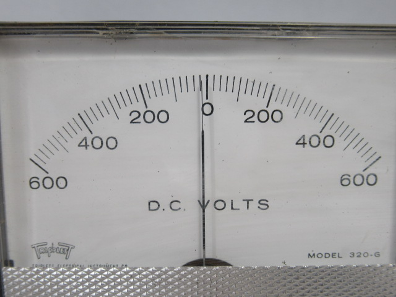 Triplett 320-G Panel Meter Range 600-0-600 D.C. Volts USED