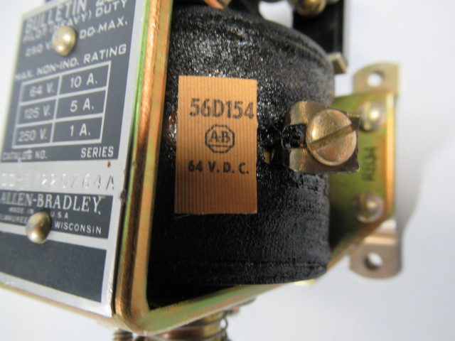 Allen-Bradley 200-EX220Z64A Contactor Relay 10A 250V Coil 64VDC ! NWB !