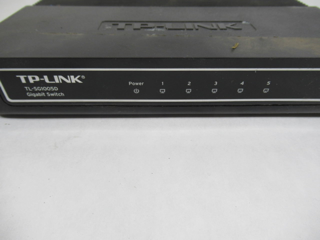 TP-Link TL-SG1005D 5 Port Gigabit Desktop Switch 9V 0.6A USED