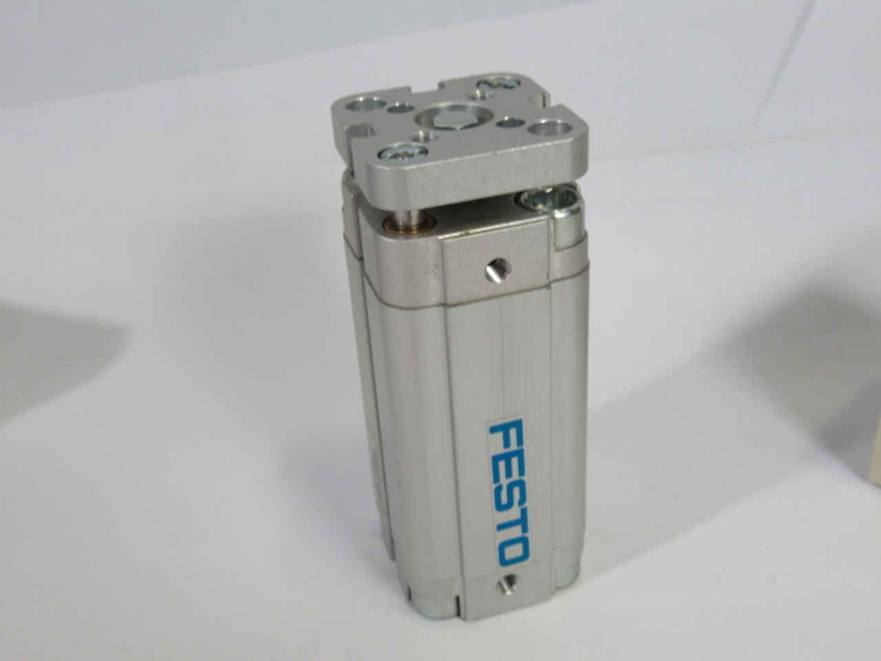 Festo 156873 Compact Pneumatic Cylinder 25mm Bore 50mm Stroke ! NEW !