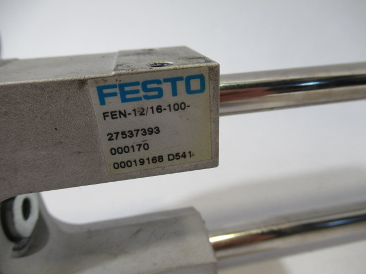 Festo 19168 Cylinder Guide Unit Beveled Edge 12/16mm Bore 100mm Stroke USED