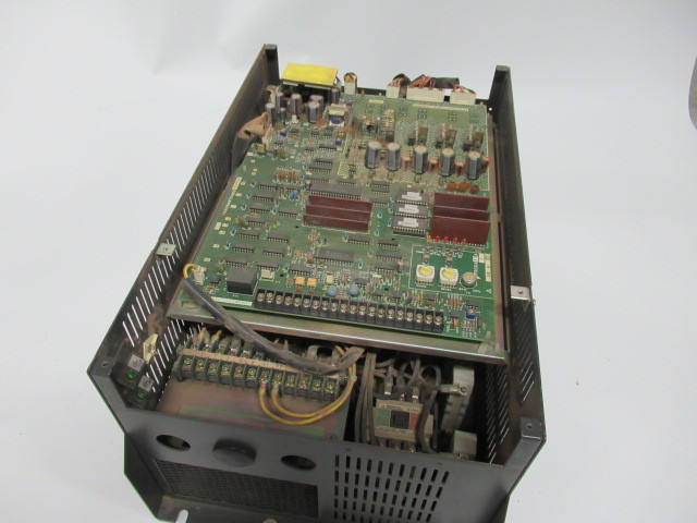 Mitsubishi FR-F2-C7.5K Freqrol F2 AC Drive 3Ph 10HP 575VAC 12A 60Hz USED