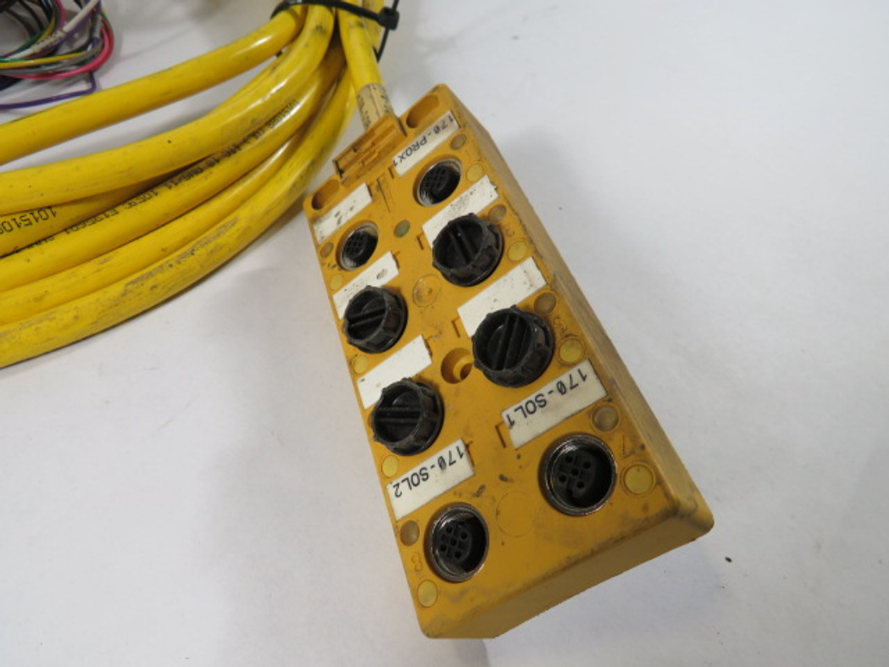 Turck VB-80-P7X9-10 8-Port Junction Box w/21' Cable USED