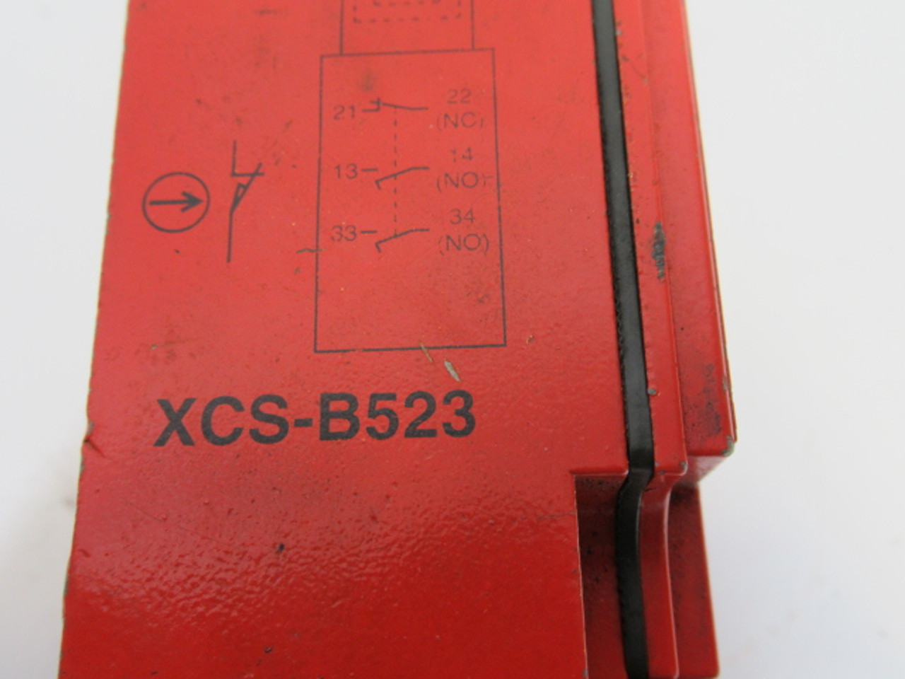 Telemecanique XCS-B523 Slow Break Safety Switch 1NC/2NO 3P 300/500V USED