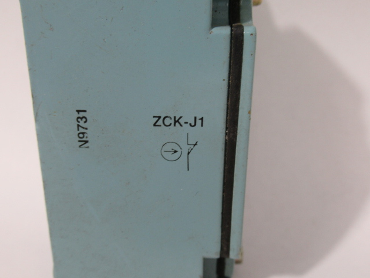 Telemecanique ZCK-J1 Limit Switch Body 3A@240VAC USED