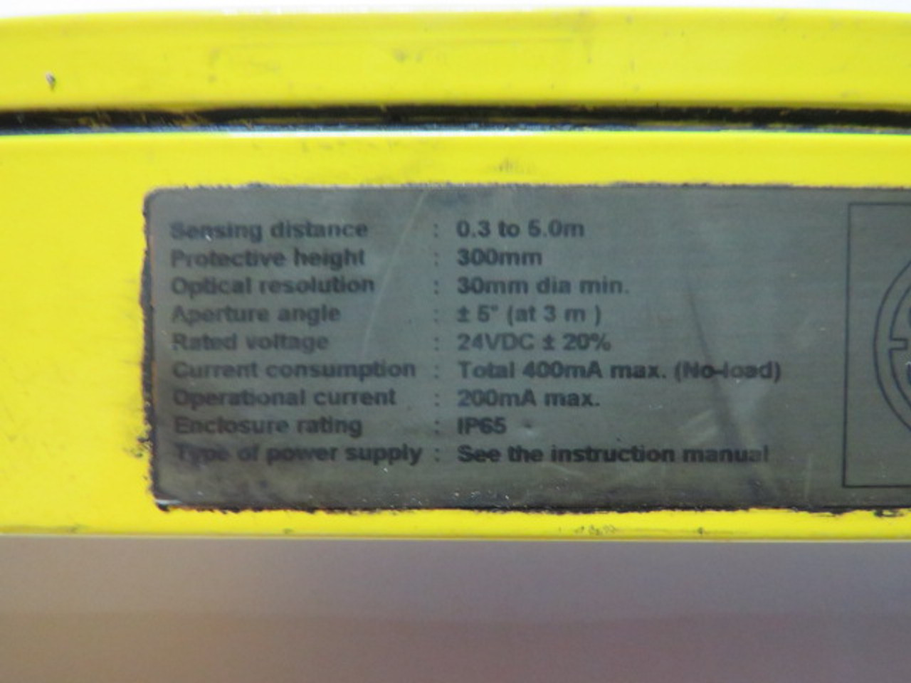 Omron F3S-B122P-D Light Curtain Receiver 24VDC 0.3-5m Range 400mA USED