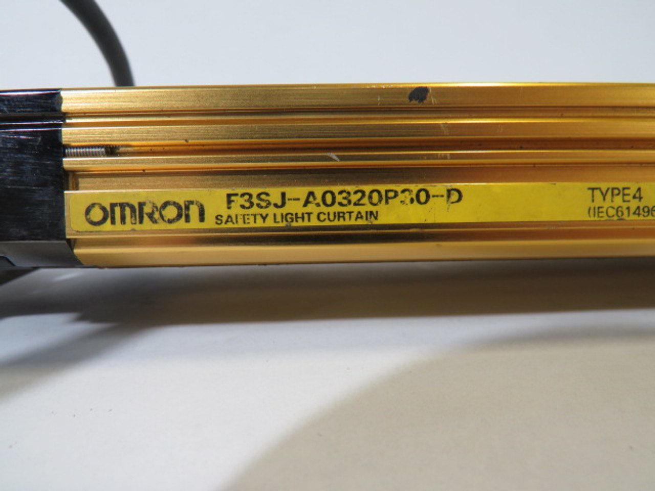 Omron F3SJ-A0320P30 Light Curtain Transmitter & Receiver 24VDC USED
