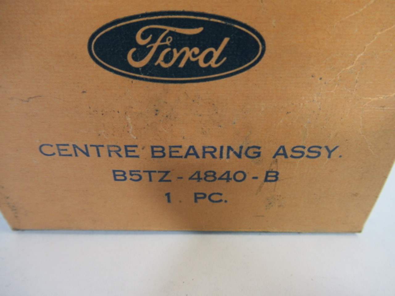 Ford B5TZ-4840-B Drive Shaft Center Bearing Assembly for Truck SOME RUST ! NEW !