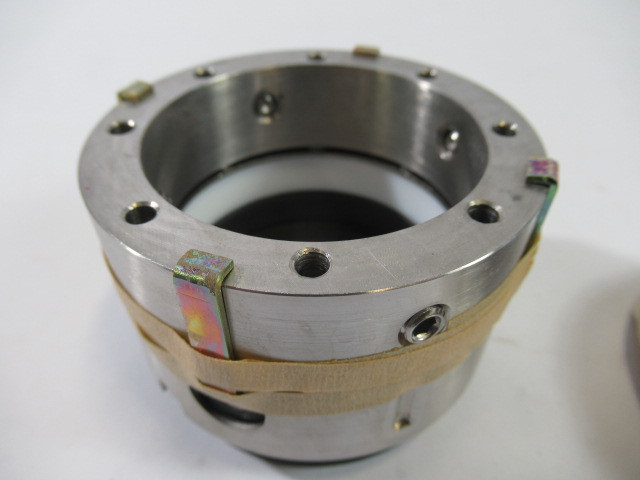 John Crane 1-M83263 Shaft Seal Type T9BT 2.125" ! NEW !