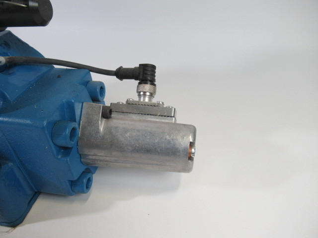 Eaton Vickers DGMX1-3-PP-BW-B-40-EN12 System Stak Control Valve 315Bar USED