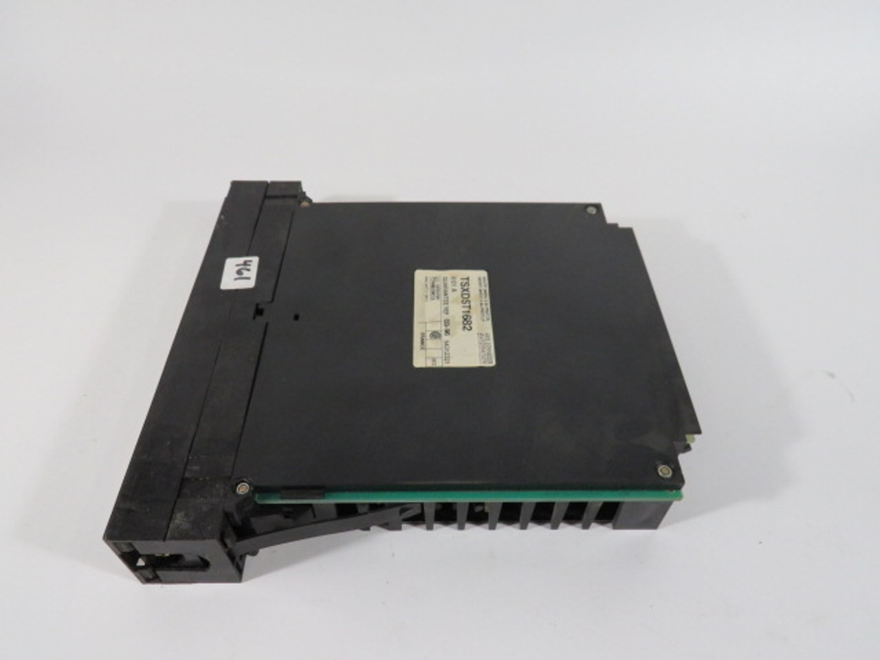Schneider TSXDST1682 Output Module 24VDC 16 Point 0.5A USED