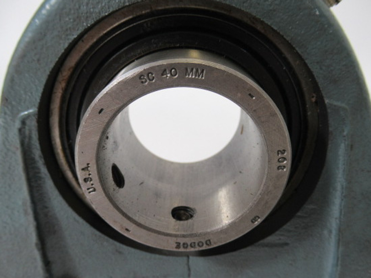 Dodge 125856 P2B-SCB-40M Pillow Block Bearing Unit 40mmID Two Bolt Iron ! NEW !