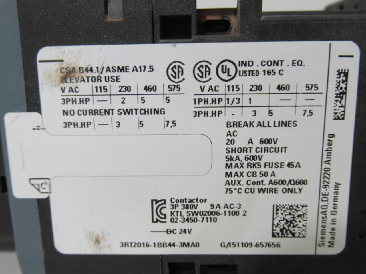 Siemens 3RT2016-1BB44-3MA0 Contactor 24VDC C/W Auxiliary Contact Block USED