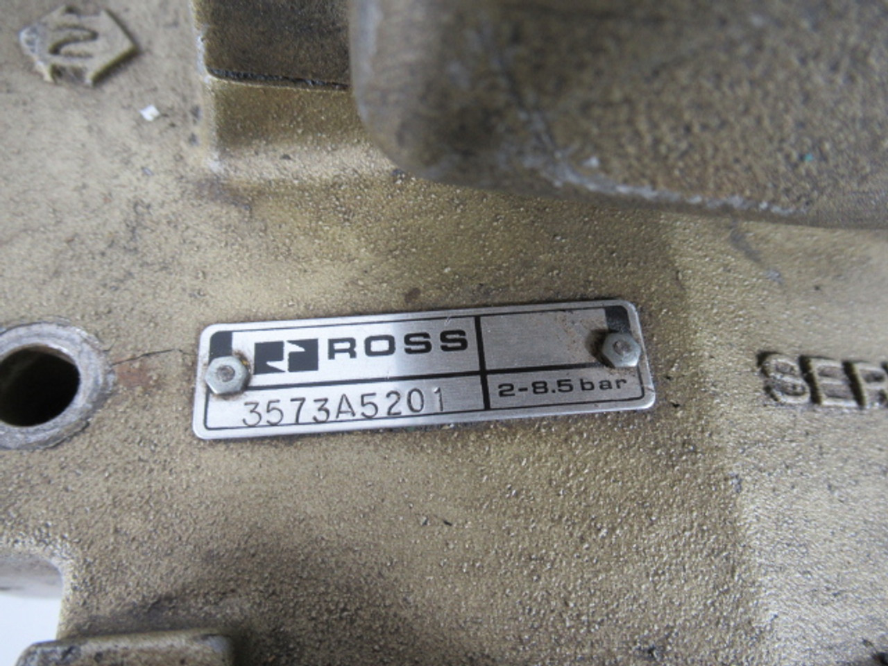 Ross 3573A5201Z Double Air Valve w/421B04 1 NPT *Missing Base Plate* USED