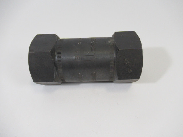 Sperry Vickers DT8P1-10-30-11 Directional Check Valve 1-1/4"NPT USED