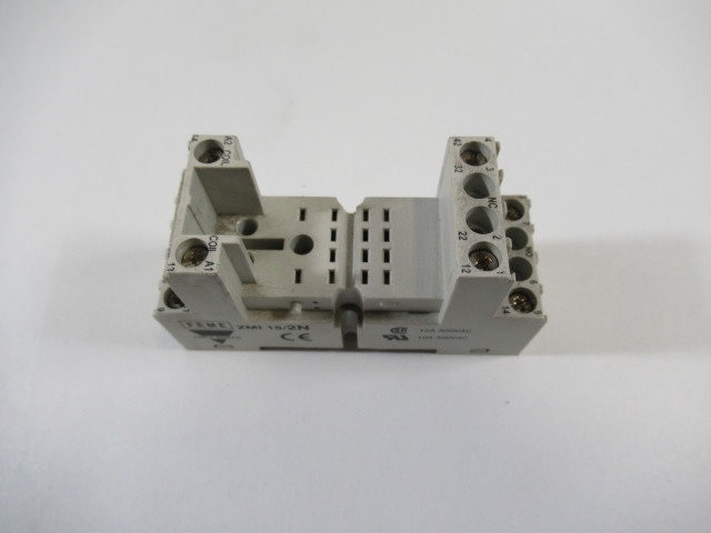 Carlo Gavazzi ZMI-15/2N Relay Socket 2 Pole 300VAC 12/10A Pack of 8 ! NEW !