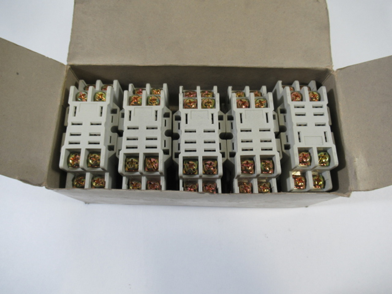 Carlo Gavazzi ZPY08A Relay Socket 10A 300V Box of 10 ! NEW !